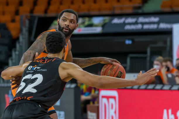 限于场内的 限于场内的