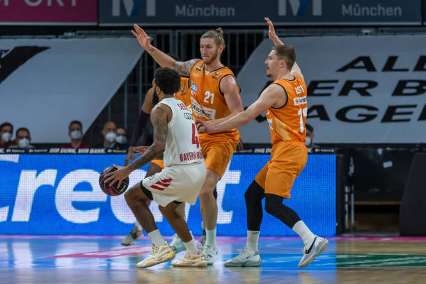 相比之下 相比之下