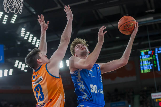 综合来看 综合来看